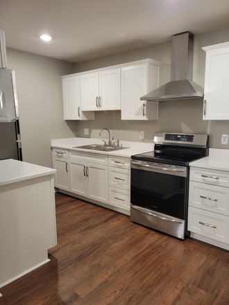 Kitchen - Villager Woodlawn Condomiums