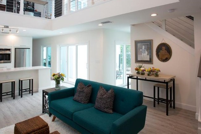 Main common room and kitchen - Beautiful quiet home on Pinellas Trail, close to beach PR ROOM + PR BATH $1050 -1175 All Female