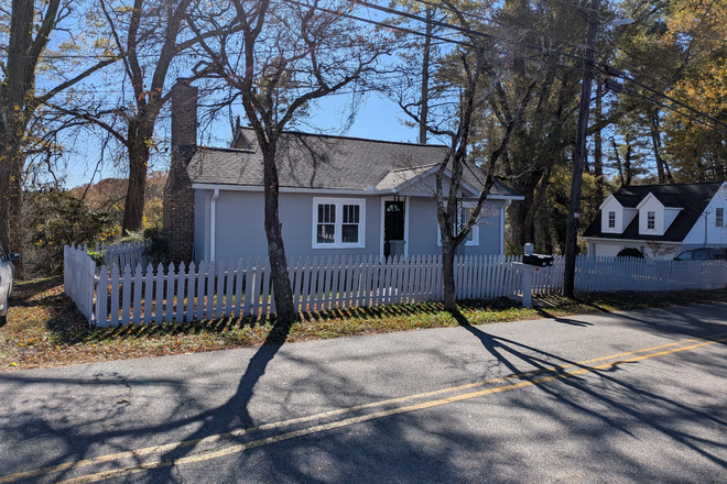 Front View - driveway on right with parking for 3 cars - Walk or Bike to Dahlonega Campus and Town Square - Renovated 3 BR / 2 BA House