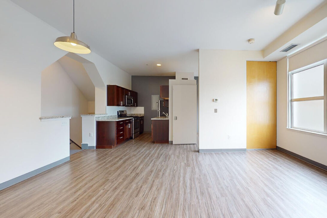 11 - Modern 2BR – South End, A/C, Pet Friendly, 1 Month Free Apartments