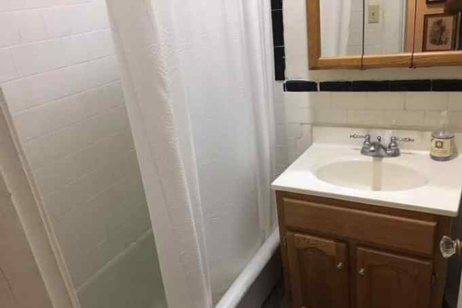 bath - great location! dana Hill! sunny spacious, heated, laundry Harvard Design redline