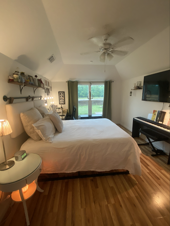 side view of bedroom - Bedroom for Rent in House with Three Female Roommates looking for one more.