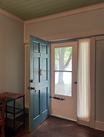 Front Door - Room at Colonial Capital B&B, Across from Alumni House and Zable Stadium