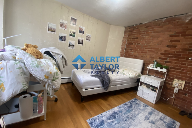 Bedroom #3 - 4-bed/2.5-Bath on Hammond!! Laundry in Unit!! Whole House!!