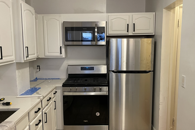 Kitchen - 4 Bedroom in Prime Fenway Location! Apartments