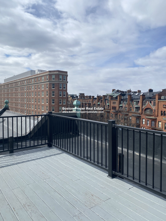 a - 2-Bed with Roof Deck! Apartments