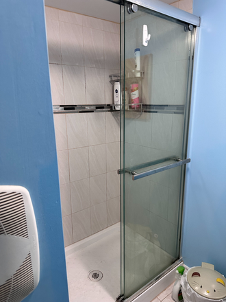 Room 2 bathroom - Modern Private Suite Walk to U of T Furnished Excellent Location! Duplex