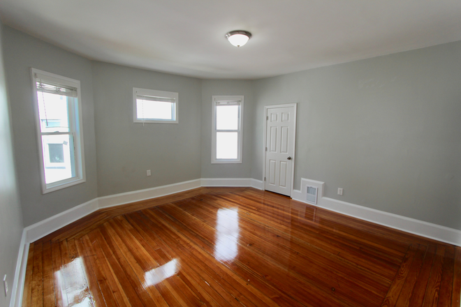 2 - Sept 2026, Spacious 4 bed/2 bath,  Cats Friendly, No Fee Apartments