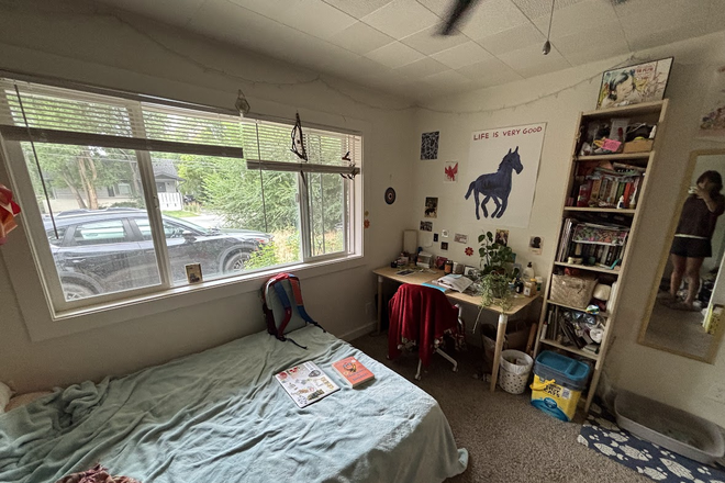 bedroom - Looking for 1 roommate for house in north/central Boulder (Aug 1st-July 31st)