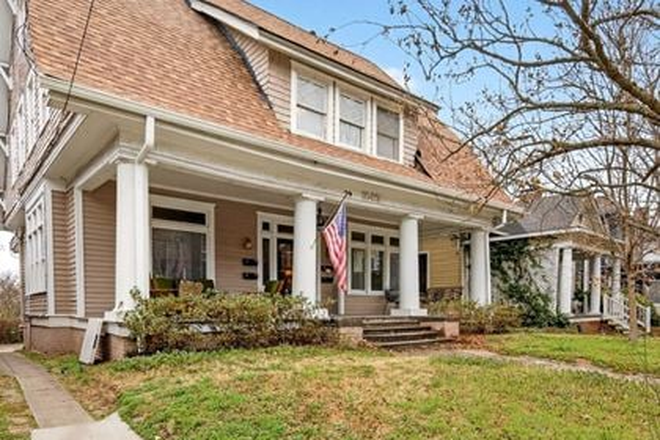 Front - Charming Renovated Apartment in Historic Inman Park/ Little 5 Points