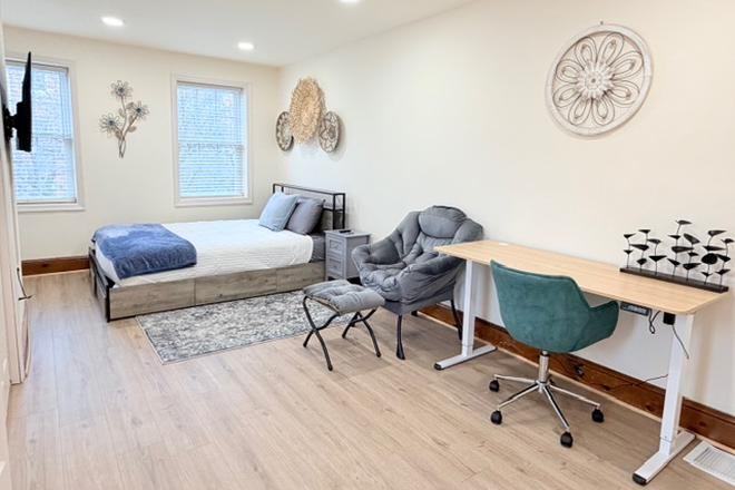 Bedroom, Suite 3 - Private Bedroom & Bath - Healthcare Workers and Medical Students - Near UMMC