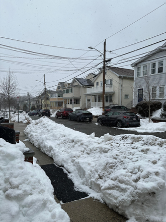 Walkway to the house - Summer sublet, 7-minute walk from campus, $800 rent per month Duplex