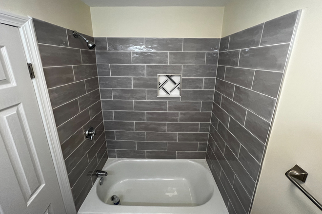 Bath - 2 bd 1 ba No Brokers Fee!!! (Mission Hill) Apartments