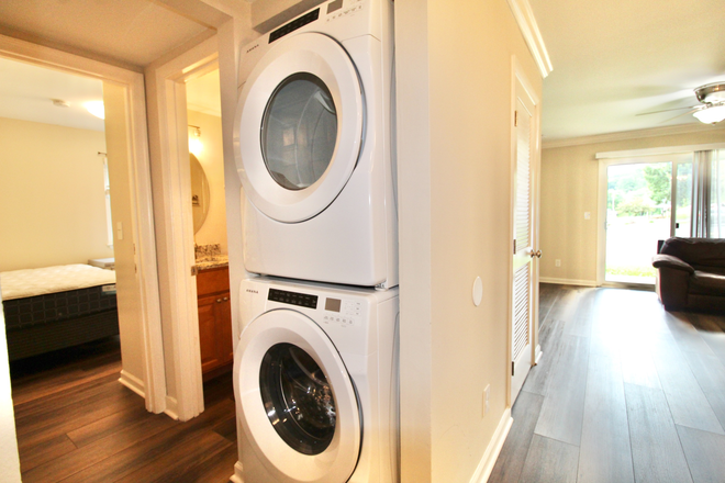 laundry - Hunters Ridge - 3 bedroom 3 bath apartment for rent!