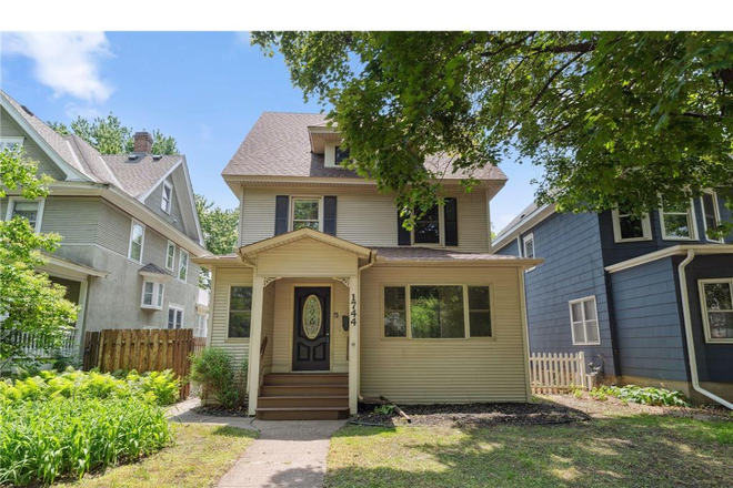 Front - NEWLY RENOVATED 5 Bed 3 Bath House!