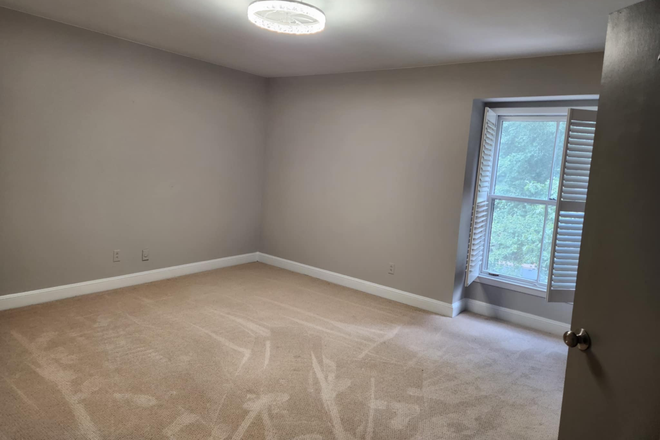 bedroom - 2 Bedroom/2 Bath Unfurnished Condo For Rent