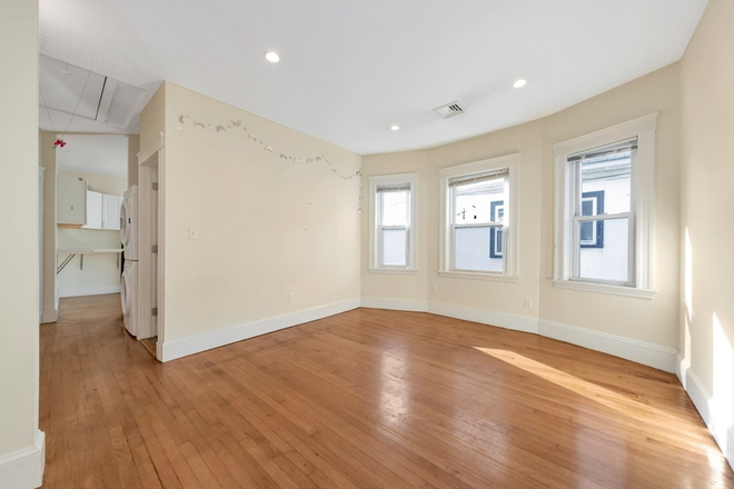 . - 4 bed 2 bath for September! Apartments