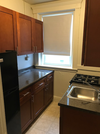 Hub Realty - Large studio with alcove, in Fenway Apartments