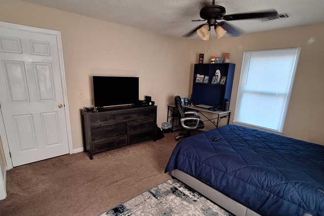 Example of room - Campus Courtyard at Magnolia