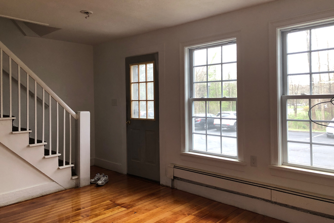 living room - Three bedroom apartment- Umass bus route-Amherst