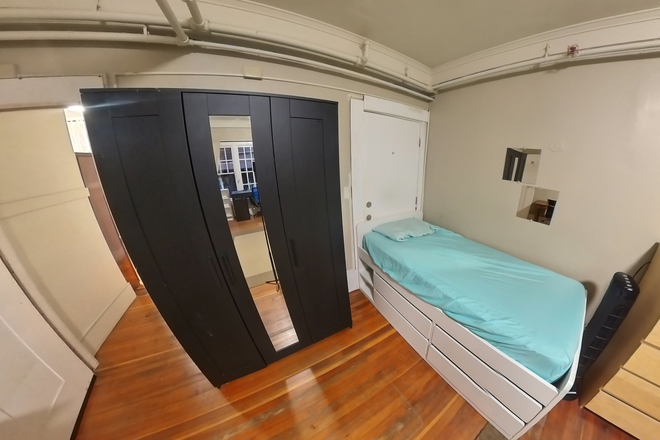 Room 3 - 2C (Triple)  Kluegel house 2025-2026