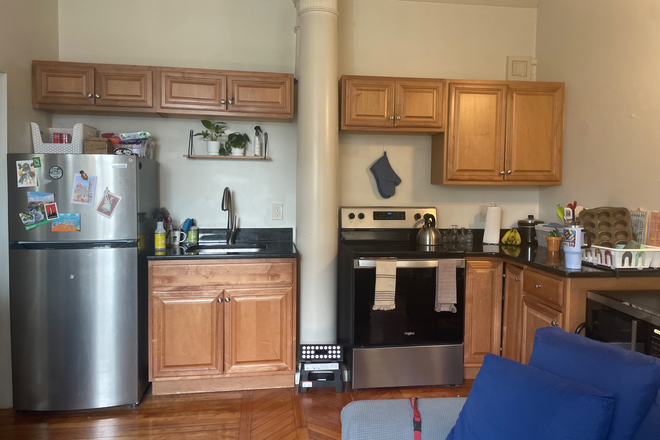 Kitchen - Apartment close to downtown Amherst and many bus stops