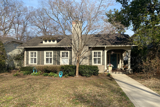 House Front - Furnished House in Richland West End, close to campus