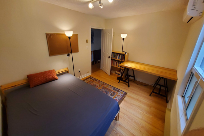 Bedroom - 1 Furnished Bedroom in Junction House with Laundry, Backyard, close to TTC