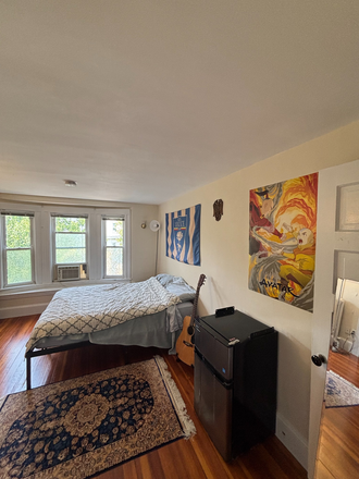 Bedroom - SPRING 2027 TUFTS SUBLET WANTED – 53 Packard Ave – Super close to campus and Davis Sq Apartments