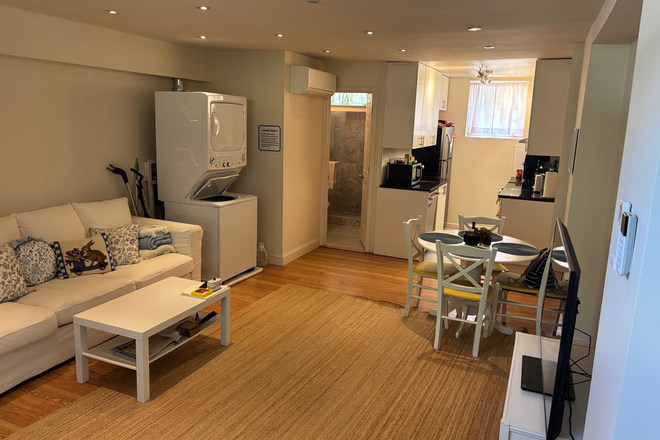 Living Room - Spacious 2-Bedroom Apartment with Private Entrance and Patio