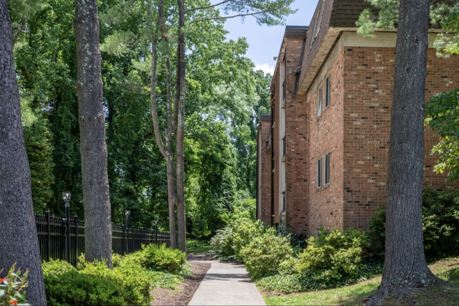 Building - University Heights, walking-distance to campus