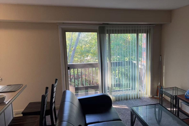 balcony - Glenwood apartments