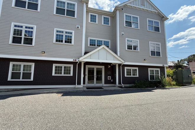 exterior - 2 Bed Apartment- W/D in unit- Off street Parking- Pet Friendly