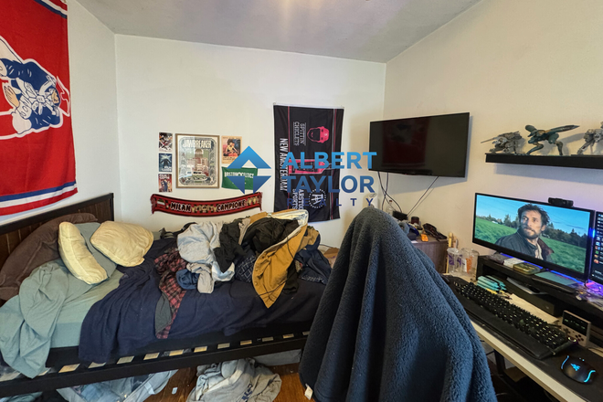 Bedroom #3 - Cheap 3 bedroom on Haskell Street Near Campus!!