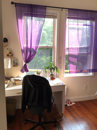 bedoom - desk - SUMMER SUBLET Bright cozy apartment with balcony