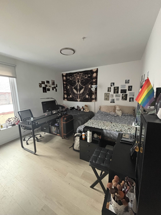 spacious master bedroom - SPACIOUS MASTER BEDROOM WITH PERSONAL BATHROOM, modern kitchen, floor-to-ceiling windows