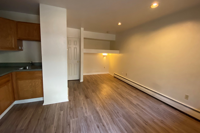 3 - AVAILABLE NOW!: 1623 19th St Studio #9 Apartments