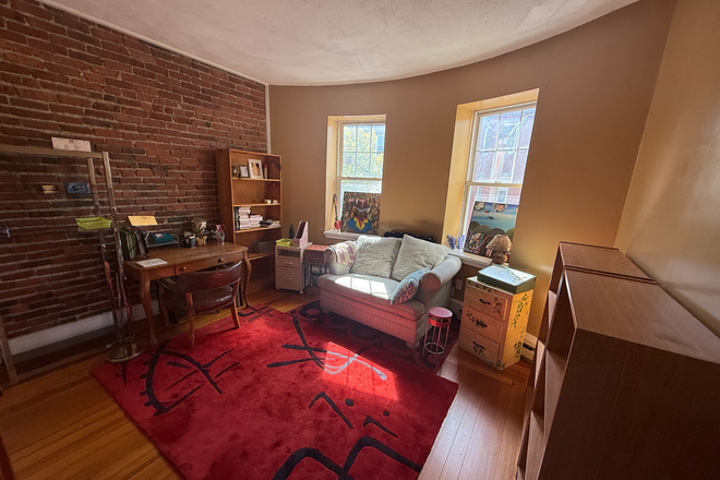 2 - Florida street bedroom
