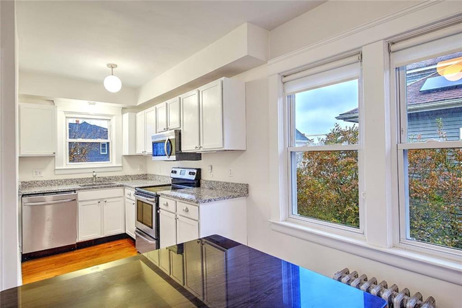 Kitchen - Light-Filled 3BR on Providence’s Desirable East Side near Hope Village Apartments