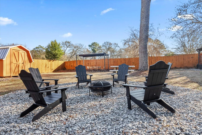 Backyard - Fully Furnished 3BR/2BA Home Near Agnes Scott, Emory, CDC, and Downtown Decatur