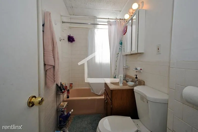 Bathroom - 4 Price Road Apartments
