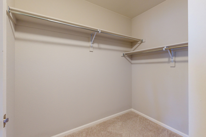 storage - 3 Bedroom townhome- 10 mins from CU Anschutz – Covered Parking Included - next to Costco