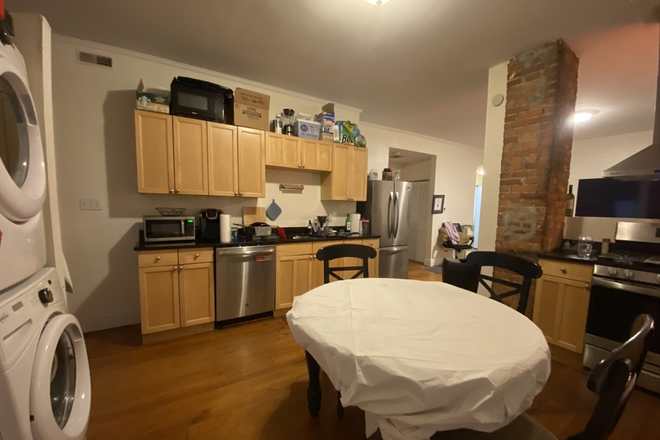 LIVING - BEAUTIFUL 4 BED/1.5 BATH WITH IN UNIT LAUNDRY! 9/1/25! Apartments