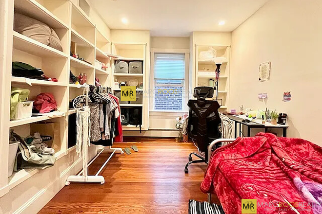 x - Highland St 6 Bed Mission Hill Apartments