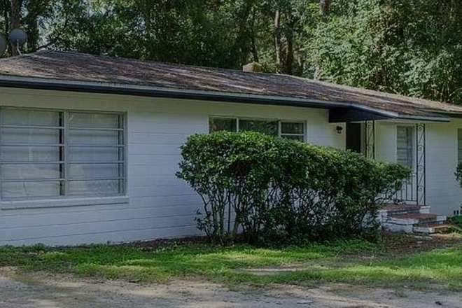 Outside view - Renovated Home Near Stadium & Law School