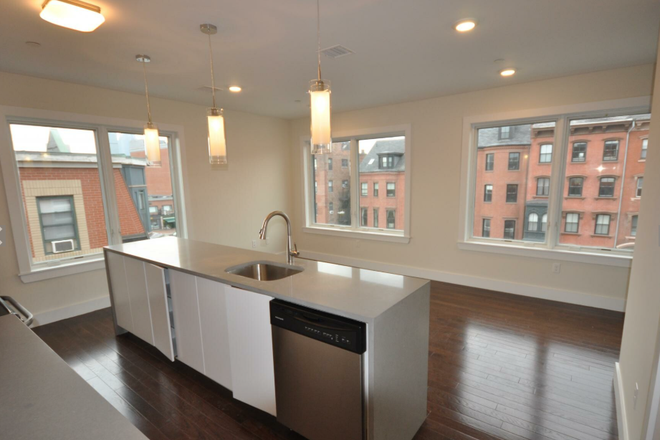 Call NOW for showings! 617-236-8550 - MASS AVE - *NO FEE* LUXE RENOVATED 3BR AVAIL *9/1/2026* W/ 1.5 BATH, IN UNIT LNDRY, RNTL PRKNG, DW!