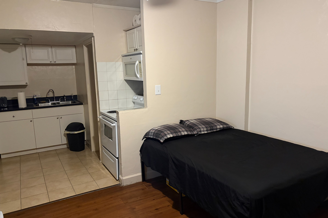 kitchen and bedroom - College Manor