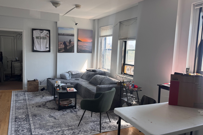 Living Room - 2mo FREE RENT! 1bd on Kenmore Sq