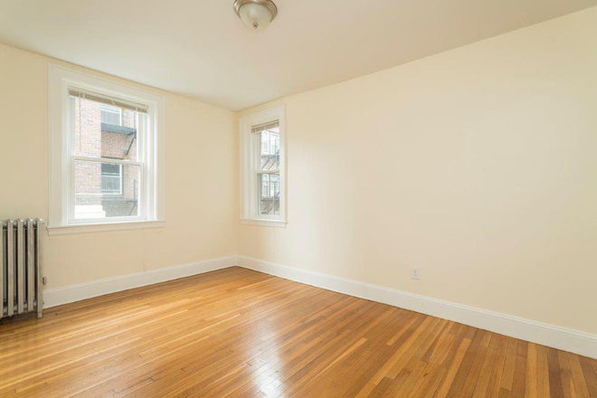 hubrealtyproperties.com - Wonderful studio, and one month free rent, near Porter & Davis Square Apartments