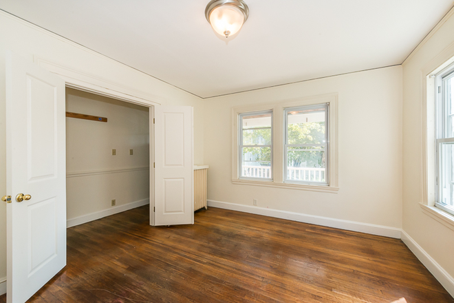 Call NOW for showings! 617-236-8600 - HOBSON ST - *$2000 OFF FEE* RENOVATED OAK SQ 4BR AVAIL *9/1/2026* W/ 2 BATH, W/D IN UNIT, PRKNG INC! Apartments